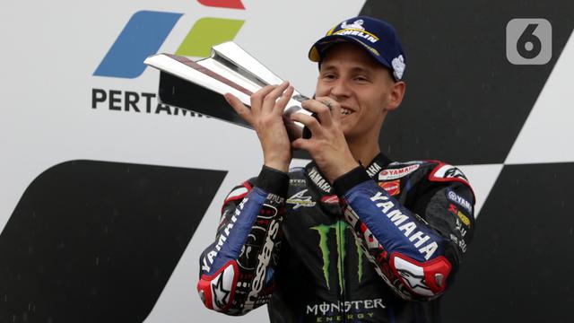 FOTO: Senyum Kemenangan Pembalap MotoGP Seri Pertamina Mandalika International Street Sirkuit