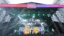 Panggung KapanLagi Buka Bareng (KLBB) Festival 2026 hari kedua semakin meriah dengan kehadiran grup band Wali. Tampak dalam foto, vokalis grup band Wali, Faank, saat tampil pada hari kedua gelaran KapanLagi Buka Bareng (KLBB) Festival 2026 di Stadion Madya, Kompleks Gelora Bung Karno, Senayan, Jakarta, Minggu 1 Maret 2026. (Dok/Kapanlagi Youniverse)