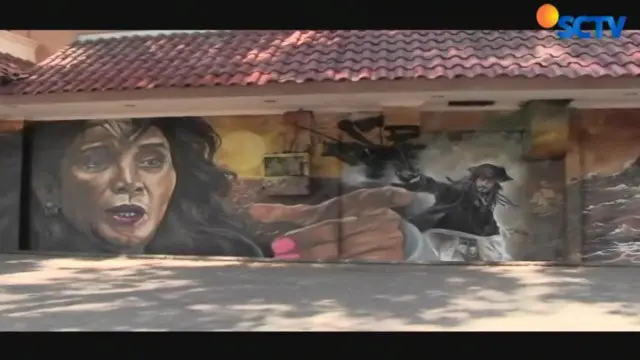 Mural Menteri Susi bak Wonder Woman di Solo