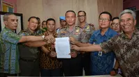 Viral Surat Aturan Kegiatan Agama di Tangerang. (Liputan6.com/Pramita Tristiawati)
