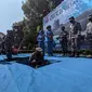 KSAL Laksamana TNI Yudo Margono meletakkan batu pertama pembangunan monumen kapal selam KRI Nanggala 402. (Dian Kurniawan/Liputan6.com)