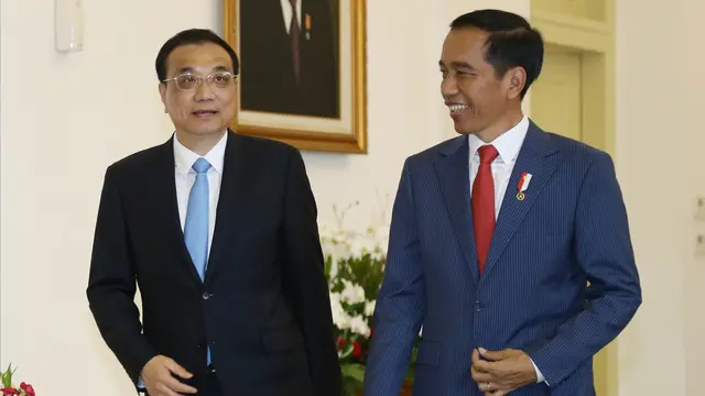 Terima Kunjungan PM China, Jokowi Pamerkan Maskot Asian Games 2018