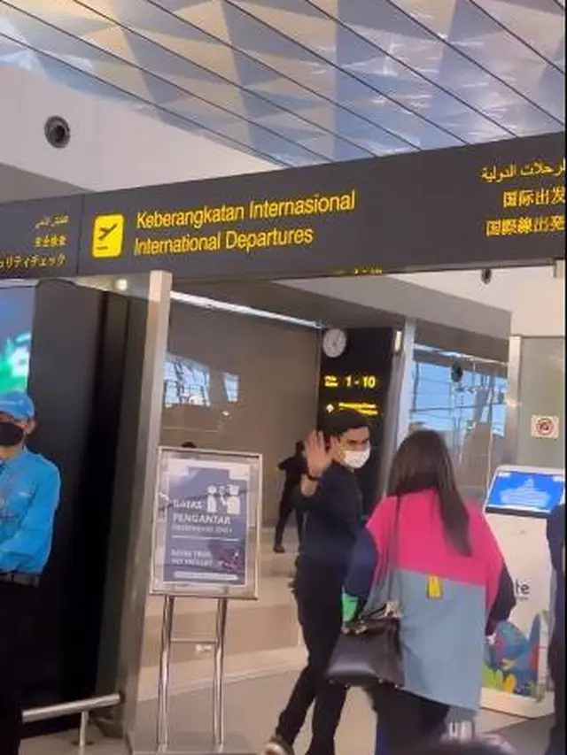7 Momen Perpisahan Enzy Storia Berangkat ke Amerika Serikat Ini Penuh Haru
