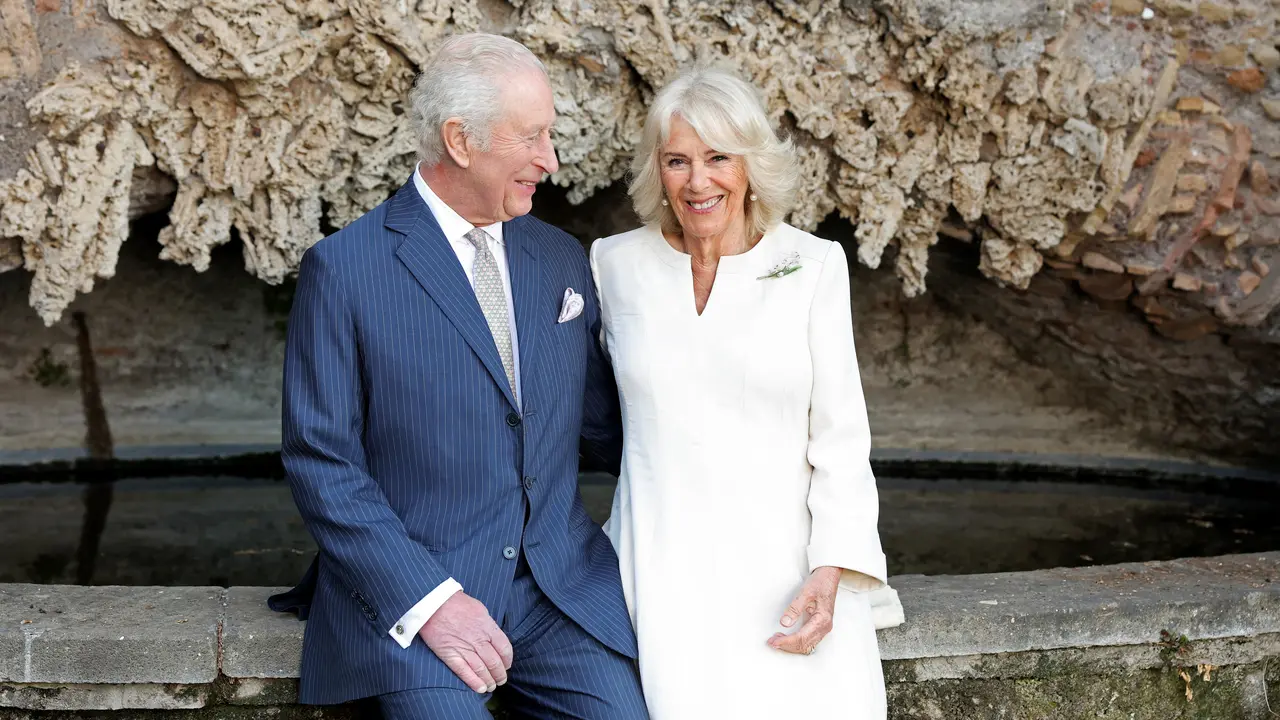 Potret Mesra Raja Charles III dan Ratu Camilla di Italia untuk Rayakan Ultah ke-20 Pernikahan