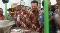 Ahok meresmikan pasar Kampung Duri, Tambora, Jakarta Barat