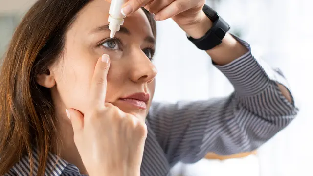 ilustrasi mencegah mata merah/shutterstock