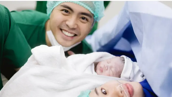 Potret Haru Gritte Agatha Melahirkan Anak Pertama, Sambut Buah Hati di di Hari Ibu (credit: https://www.instagram.com/gritteagathaa/ dan https://www.instagram.com/olivianatasha11/)