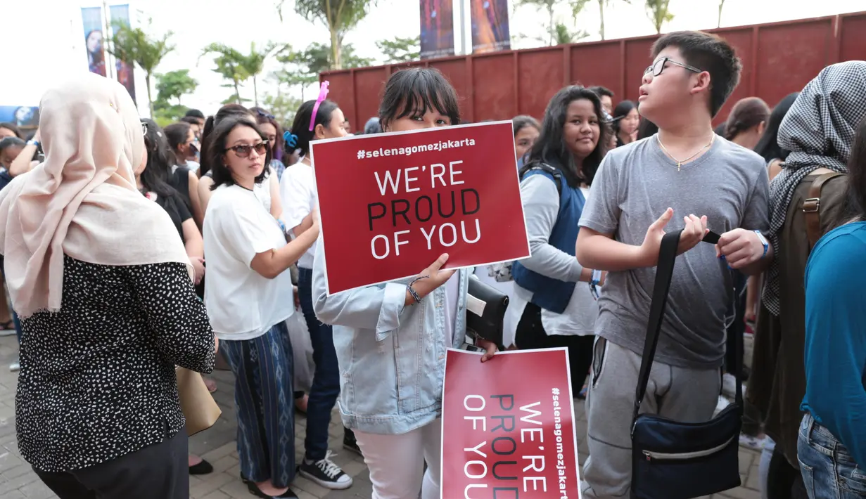 Konser Revival Tour Selena Gomez ini memiliki kesan tersendiri lantaran, Selena melakukan konser sehari setelah merayakan ulang tahun ke-24 tahun. (Adrian Putra/Bintang.com)