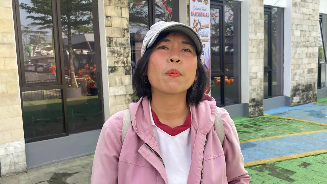 Erni Heryadi, keluarga korban penyekapan dan penganiayaan di Bandung. (Merdeka.com/Azzura Galexia)
