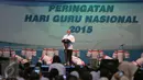 Mendikbud Anies Baswedan saat memberi kata sambutan dalam Peringatan Hari Guru Nasional 2015, Istora Senayan, Jakarta, Selasa (24/11). Peringatan hari guru tahun ini mengangkat tema 'Guru Mulia Karena Karya'. (Liputan6.com/Faizal Fanani)