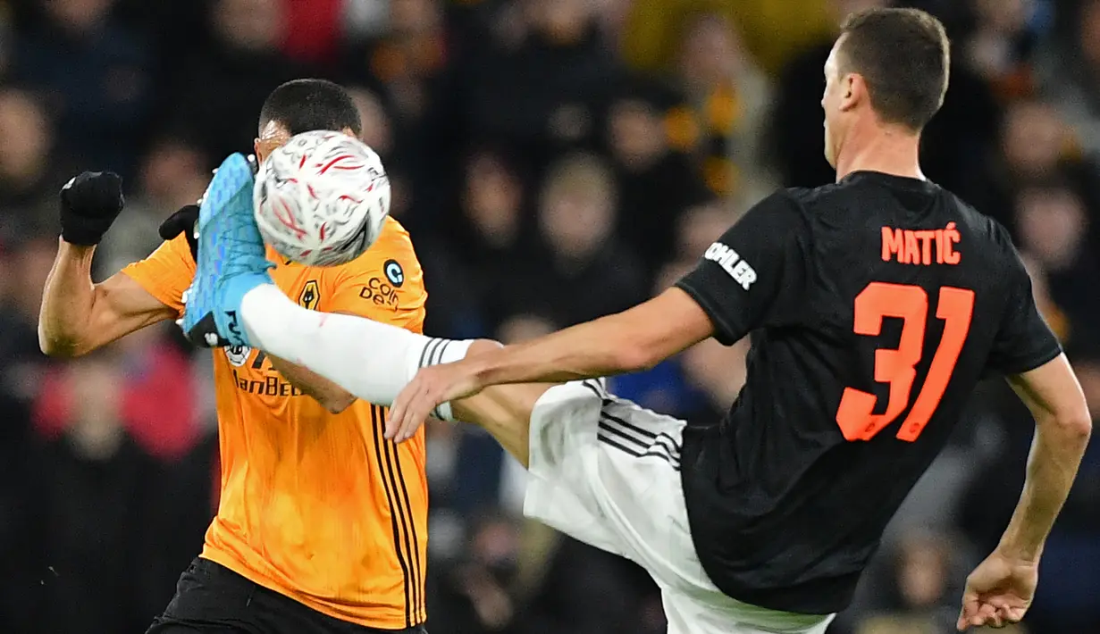 Nama Matic sudah tak asing lagi di telinga pecinta sepakbola. Dirinya kini masih bermain untuk Manchester United dibawah asuhan Ole Gunnar Solskjaer.  (Foto: AFP/Justin Tallis)