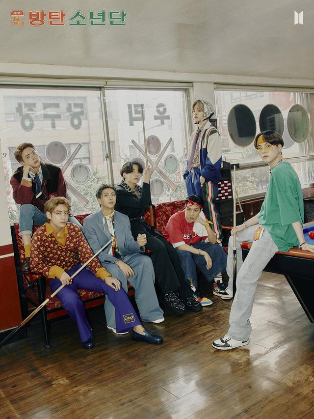 Gaya Retro Member Bts Di Preview Dvd Season S Greetings 2021 Lifestyle Liputan6 Com Jimin bts adalah baby mochi kesayangan para army. gaya retro member bts di preview dvd