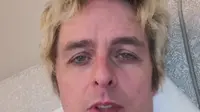 Konser Green Day di Jakarta Sukses, Billie Joe Armstrong Beri Kecupan kepada Seluruh Fans di Indonesia