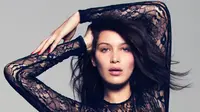 Pakai Bikini, Bella Hadid Tampak Kurus Kering