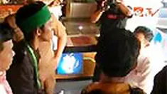 Ratusan mahasiswa di Samarinda menggelar aksi protes terhadap tindakan Israel yang menyerang kapal Mavi Marmara. Massa membakar bendera israel dan menyegel restoran cepat saji.