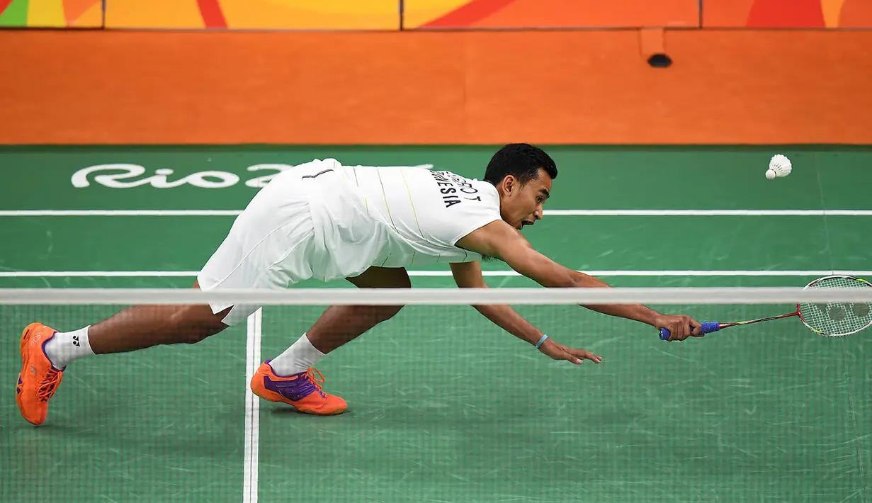 Hasil tersebut mengubur mimpi Tommy Sugiarto untuk melangkah ke perempat final Olimpiade 2016. (AFP/Jim Watson)