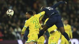 Gelandang Paris Saint-Germain atau PSG, Danilo Pereira mencetak gol ketiga timnya ke gawang Nantes pada pekan ke-26 Ligue 1 atau Liga Prancis 2022-2023 di Parc des Princes, Minggu (5/3/2023) dini hari WIB. PSG berhasil menang berkat gol dari Lionel Messi, Danilo Pereira, Kylian Mbappe dan gol bunuh diri Jaouen Hadjan.  (AP Photo/Aurelien Morissard)