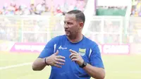 Dejan Antonic Pertimbangkan Mainkan Zulham Zamrun di Sidoarjo