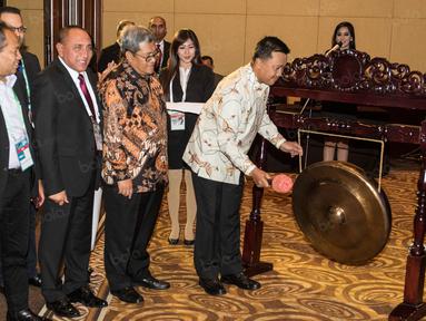 Menteri Pemuda dan Olahraga, Imam Nahrawi membuka Kongres PSSI 2017 di Bandung, (8/1/2017). Kongres tahunan PSSI ini membahas tentang masa depan sepak bola Indonesia. (Bola.com/Vitalis Yogi Trisna)