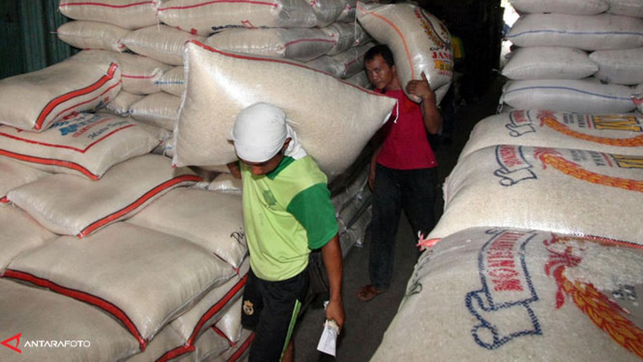 beras-distribusi130719b.jpg
