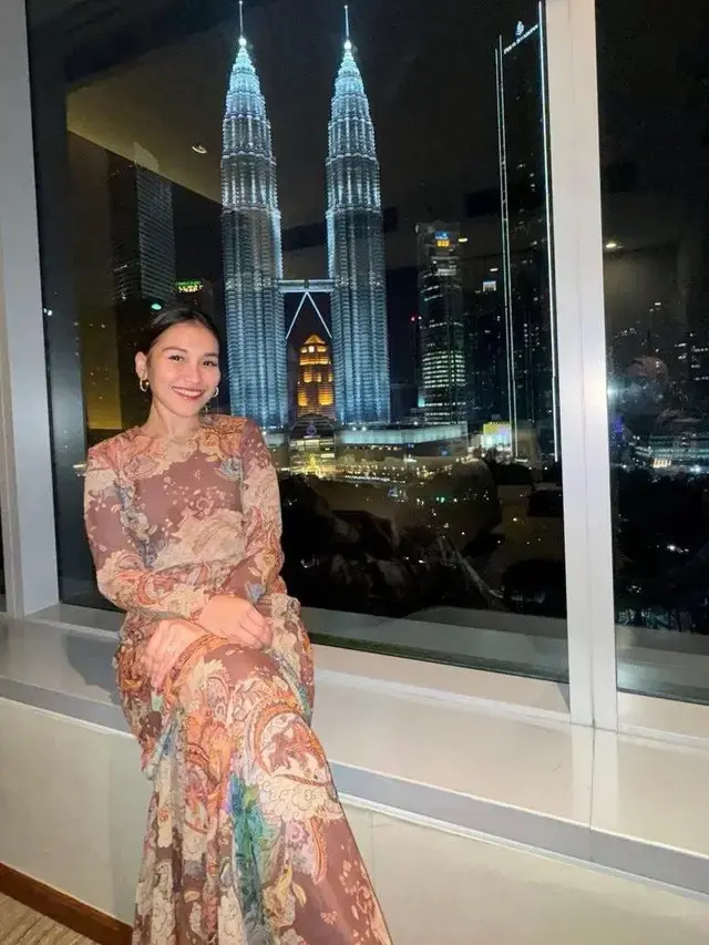 Inspirasi baju lebaran 2025 (credit: instagram/ayutingting92)