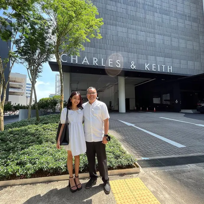 Sempat Dibully, Zoe Gabriel dan Sang Ayah Diundang ke Kantor Pusat dan Bertemu Founder Charles & Keith