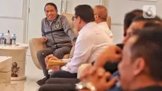 Menteri Pemuda dan Olahraga (Menpora) Zainudin Amali menerima audiensi dari perwakilan klub-klub sepak bola Liga 2 dan Asosiasi Pesepakbola Profesional Indonesia (APPI), di ruang kerjanya lantai 10 Gedung Kemenpora Senayan, Jakarta, Senin (30/1/2023). Zainudin Amali menyebut kelanjutan kompetisi Liga 2 belum bisa berjalan hingga Kongres Luar Biasa (KLB) Persatuan Sepakbola Seluruh Indonesia (PSSI) digelar. (Liputan6.com/Angga Yuniar)