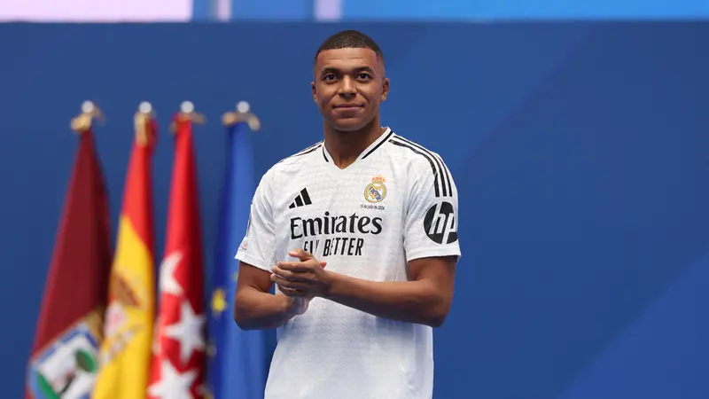 Kylian Mbappe dengan Jersey Real Madrid