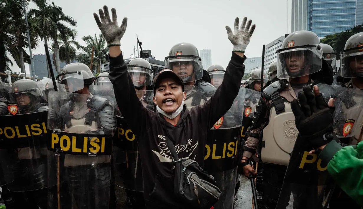 Sebelumnya, dikabarkan sejumlah aliansi masyarakat akan menggelar aksi unjuk rasa di depan gedung DPR/MPR RI pada Senin 25 Agustus 2025. (YASUYOSHI CHIBA/AFP)