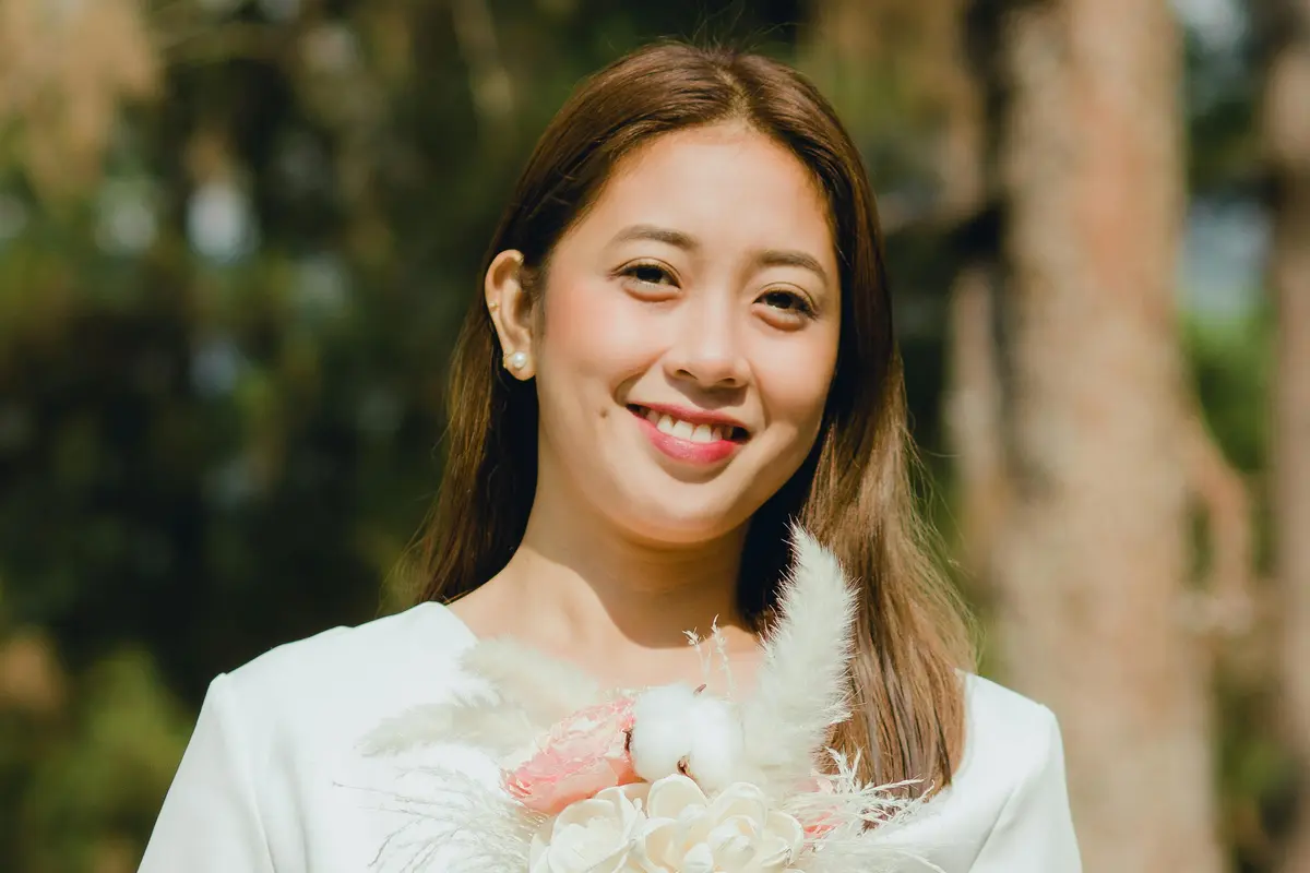 bahagia santai mandiri cantik