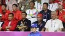 Menko Polhukam, Wiranto (kedua kiri), Menpora Imam Nahrawi dan Menteri PUPR, Basuki Hadimuljono saat menyaksikan semifinal bulu tangkis beregu putra Asian Games 2018, Indonesia melawan Jepang di Jakarta, Selasa (21/8). (Liputan6.com/Helmi Fithriansyah)