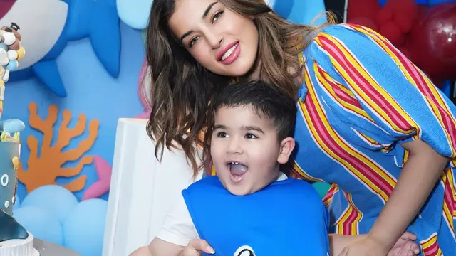 Gaya Kompak Tasya Farasya dan Buah Hati, Gelar Pesta Ultah Hasan Bertema Baby Shark