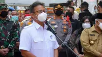 Menteri Kesehatan RI Budi Gunadi Sadikin meninjau Fasilitas Isolasi Terpusat Bagi Penyintas COVID-19 di Malang Raya, Jumat, 13 Agustus 2021. (Dok Kementerian Kesehatan RI/Satria Loka Widjaya)