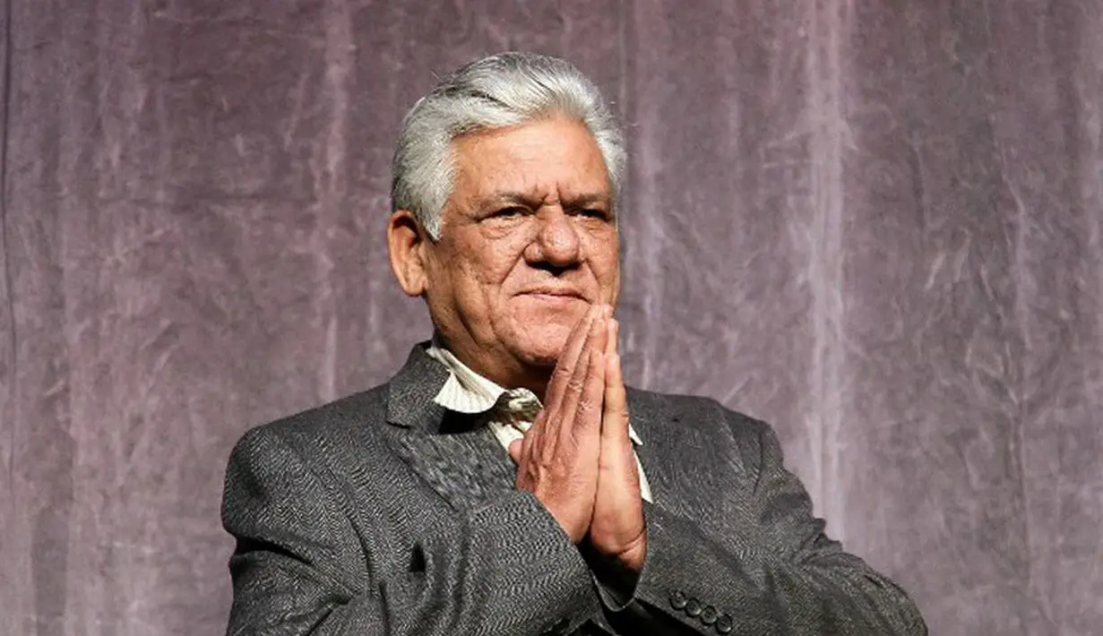 Menurut keterangan keluarga, Om Puri yang meninggal di usia 66 tahun ini terkena serangan jantung pada Jum’at pagi hari waktu setempat. Kabarnya, akan segera dimakamkan pada sore harinya, pukul 06.00 waktu setempat. (AFP/Bintang.com)