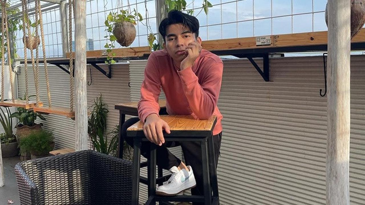 Kian Terkenal, Ini 6 Fashion Item Dimas Ahmad yang Ditaksir Jutaan Rupiah