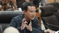 DPR Dorong Penguatan Industri Nasional di Tengah Tantangan Global