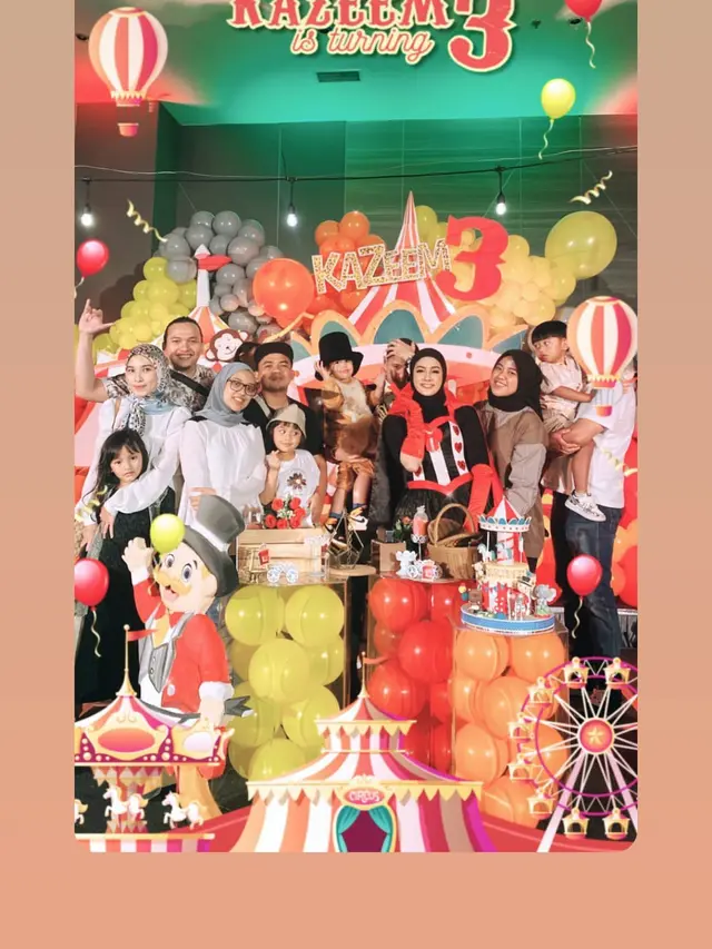 6 Potret Rifky Balweel Rayakan Ulang Tahun Anak, Penampilan Sang Istri Curi Perhatian