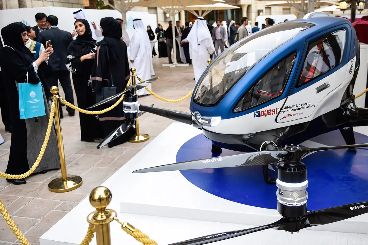 20170213-Drone Raksasa Yang Bisa Terbangkan Manusia-Dubai