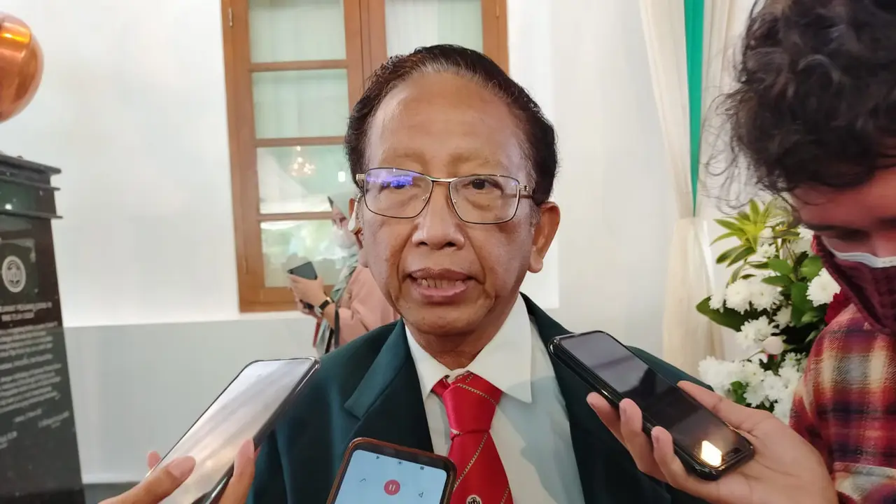 dokter spesialis penyakit dalam subspesialis hematologi-onkologi Zubairi Djoerban soal HIV/ AIDS. Foto: (Liputan6.com/Ade Nasihudin).