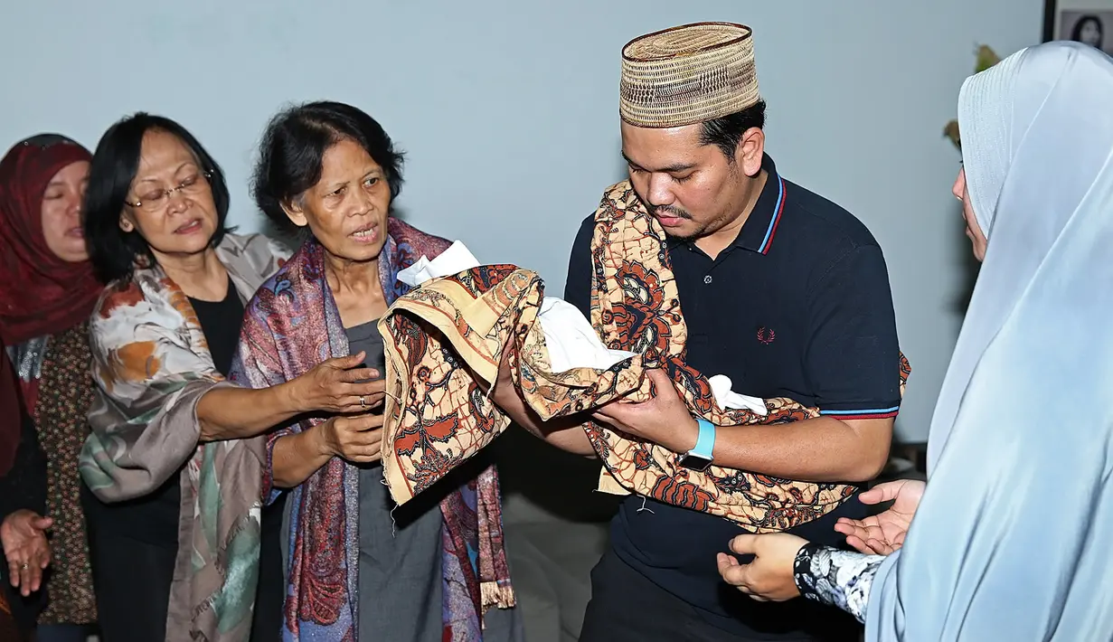 Kondisi kandungan Aldila Jelita yang melemah kembali sehingga mengharuskan dirinya melahirkan Kenward Athar Indrabekti pada Selasa (31/1/2017) pukul 23.20 WIB. (Bambang E.Ros/Bintang.com)