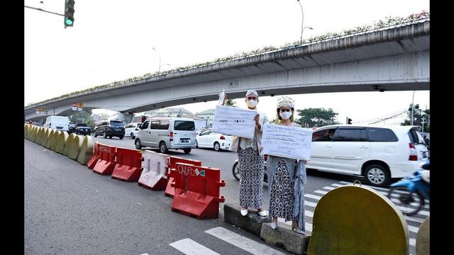 5 Potret Prewedding Lutfi Agizal dan Nadya Indry Pakai Baju Adat di Jalan Raya, Curi Perhatian
