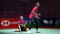 Ganda putri Indonesia, Febriana Dwipuji Kusuma/Amalia Cahaya Pratiwi saat bertanding menghadapi sesama wakil Indonesia, Lanny Tria Mayasari/Ribka Sugiarto pada babak 32 besar Kejuaraan Bulu Tangkis Indonesia Open 2023 di Istora Senayan, Jakarta, Selasa (13/6/2023). Pasangan Febriana/Amalia menang dengan skor 21-15, 21-18. (Bola.com/Bagaskara Lazuardi)