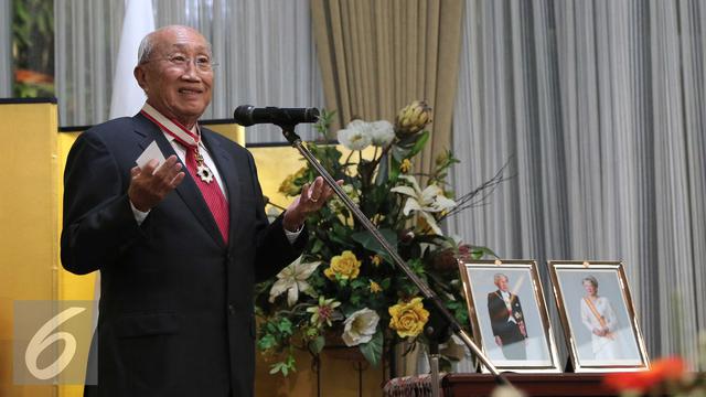 20151202-Penghargaan-The-Order-Of-Rising-Sun-Sofja-Wanadi-Jusuf-Kalla-Jakarta-AY