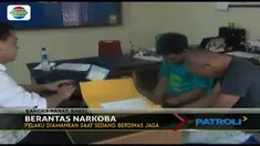 Oknum polisi yang bertugas di BNNP Sulut tersebut dibekuk saat mengedarkan sabu.