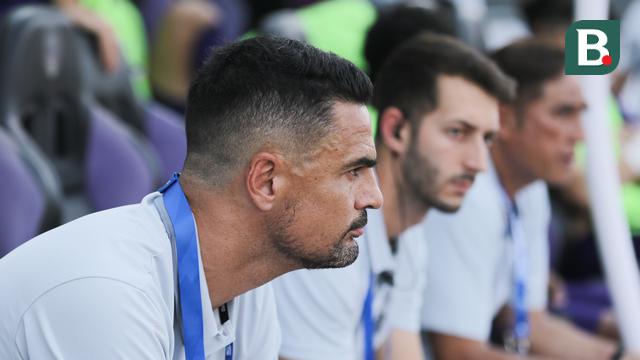 Carlos Pena - Persita Vs Persebaya di BRI Super League 2025/2026