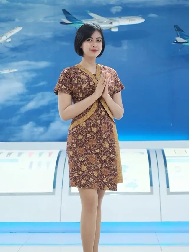 6 Pesona Arfita Dwi, Istri Yama Carlos yang Jadi Pramugari