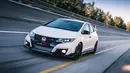 Honda Civic Type R generasi keempat berkode FK2 ini menjadi model yang sedikit "belok" dari sejarah Civic Type R. Pasalnya, Civic Type generasi ini sudah meninggalkan mesin naturally aspirated seperti pendahulu-pendahulunya. FK2 mengusung mesin K20C1 berkapasitas 2.000cc 4-silinder Turbo yang memproduksi tenaga mencapai 306 Hp dan torsi 400 Nm. Kompensasi dari meninggalkan mesin NA dengan memasang turbo adalah tenaga yang dihasilkan jadi sangat besar. Selain itu, FK2 juga menjadi Civic Type R pertama dengan konfigurasi hatchback 5-pintu. (Source: wallpapercrafter.com)
