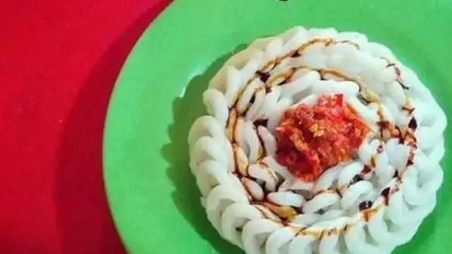 8 Cara Plating Makanan ala Netizen Ini Bikin Geleng Kepala, Kreatif Banget