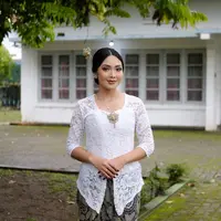 ilustrasi kebaya/Reezky Pradata/shutterstock.com