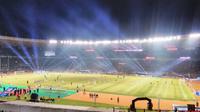 Stadion Utama Gelora Bung Karno jadi lautan biru, dipenuhi bobotoh dan Aremania dalam laga Arema Cronus vs Persib Bandung.
